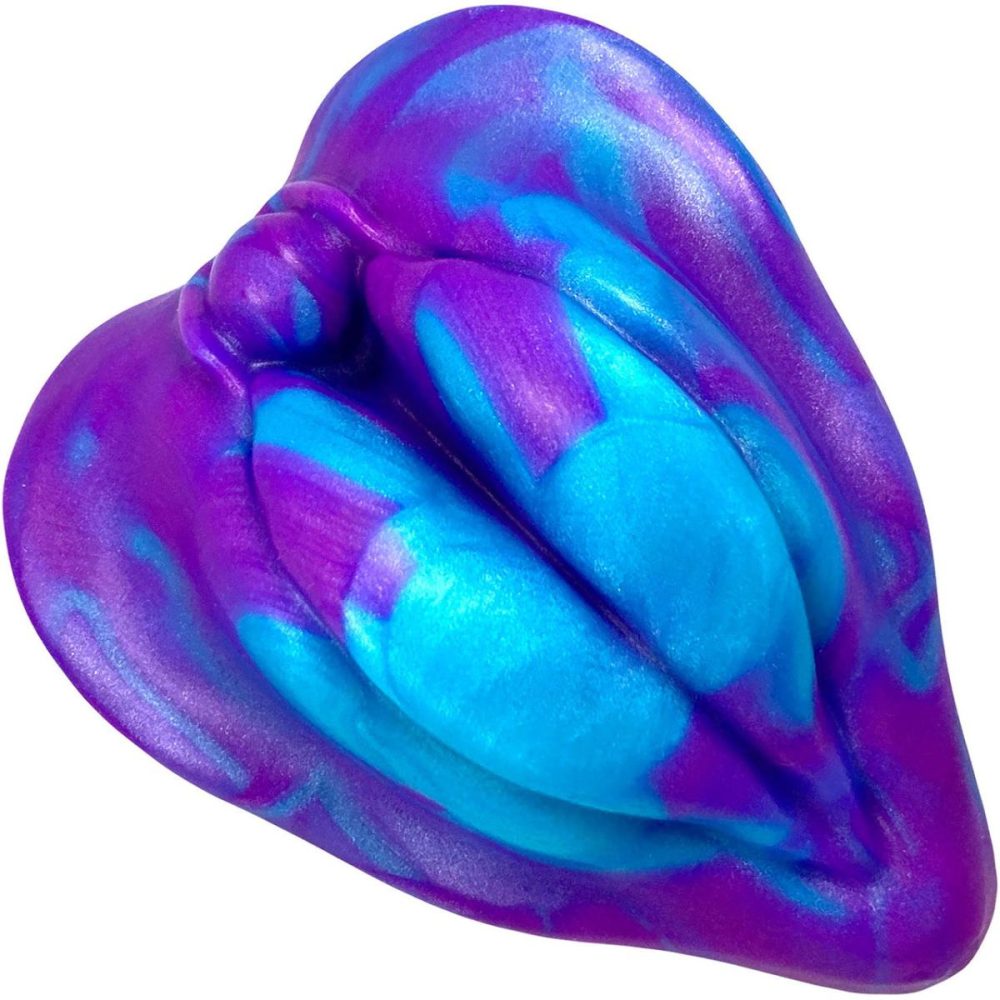 Non-Vibrating Silicone Grinders | The LaBae Platinum Silicone Labia Heart Shaped Grinder – Indigo To Violet