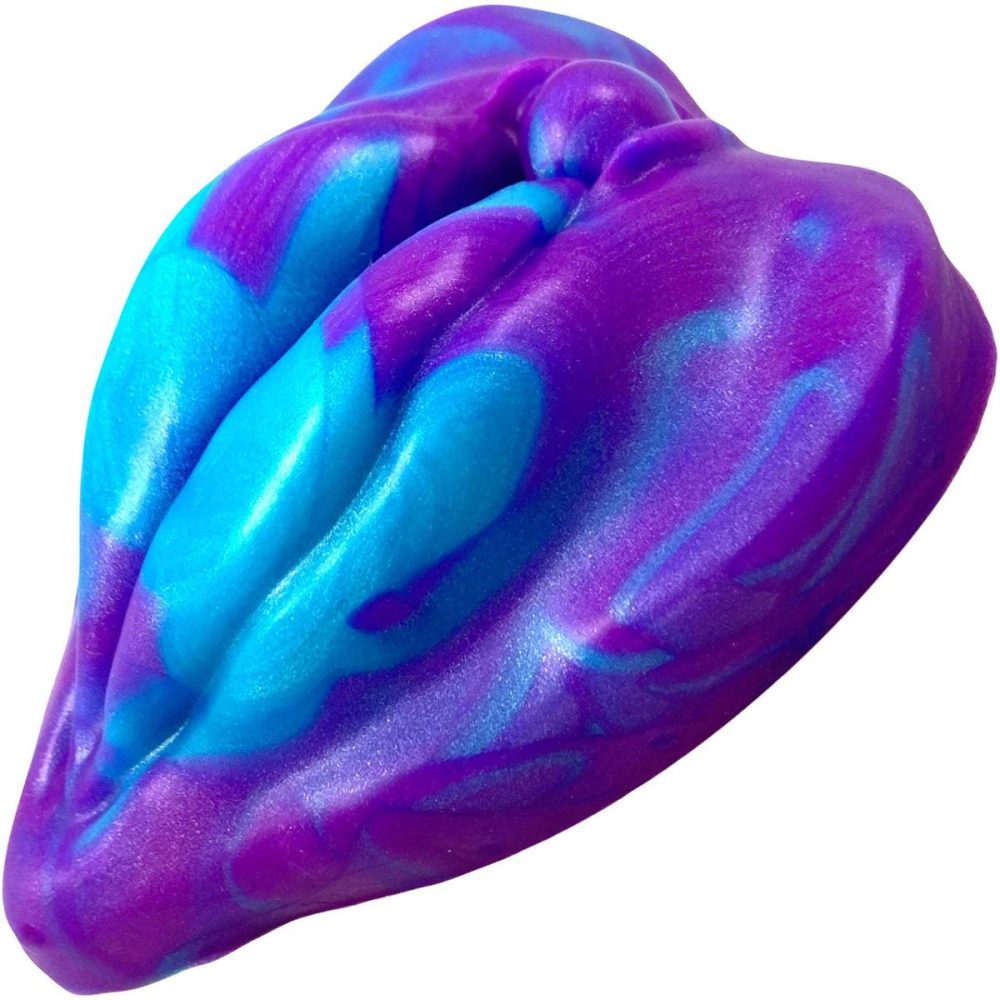 Non-Vibrating Silicone Grinders | The LaBae Platinum Silicone Labia Heart Shaped Grinder – Indigo To Violet