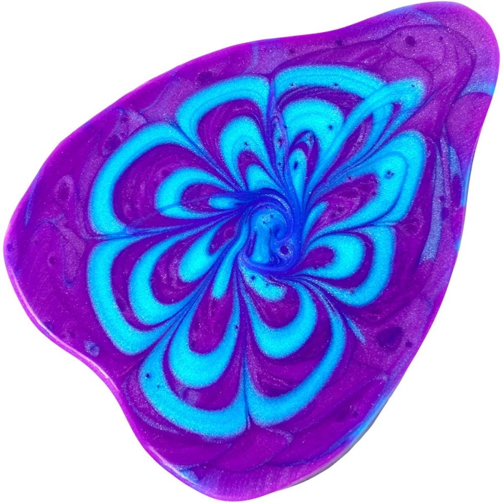 Non-Vibrating Silicone Grinders | The LaBae Platinum Silicone Labia Heart Shaped Grinder – Indigo To Violet